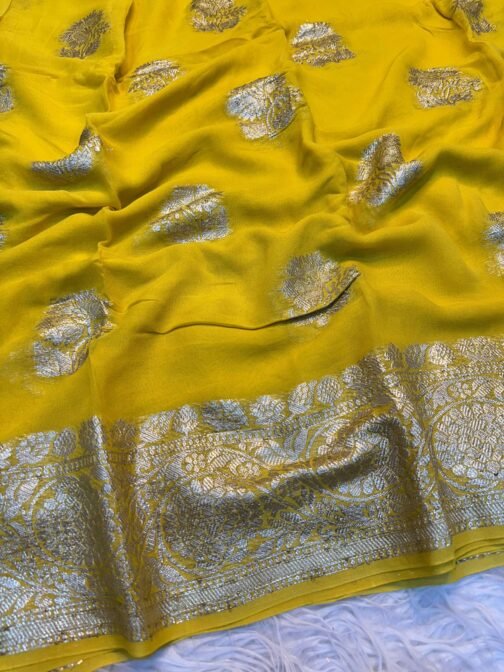 ARPITA Viscose Georgette Saree With Running Blouses   arpita viscose georgette saree with running blouses 9 2025 05 30 18 49 16.jpeg